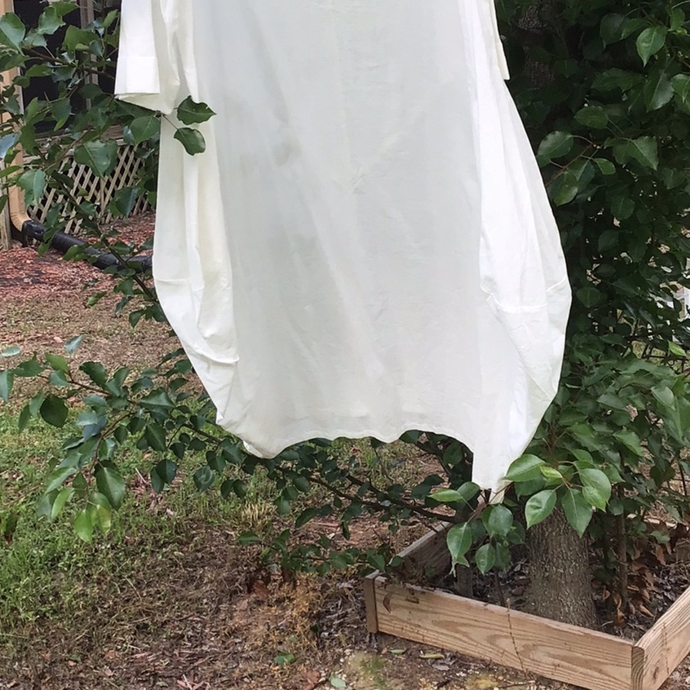 Dubgee by Whoopi White Cocoon 3/4 Sleeve Oversized Dress - Picture 5 of 10